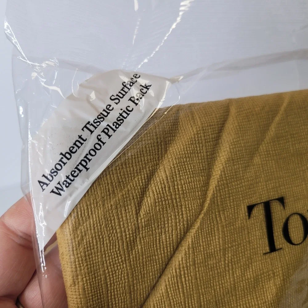 Touch of Color Glittery Gold Tablecloths Set 3 Octy-Round 82